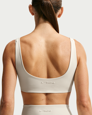 NIKE公式】NikeSKIMS Matte ウィメンズ スクープネック ブラ
